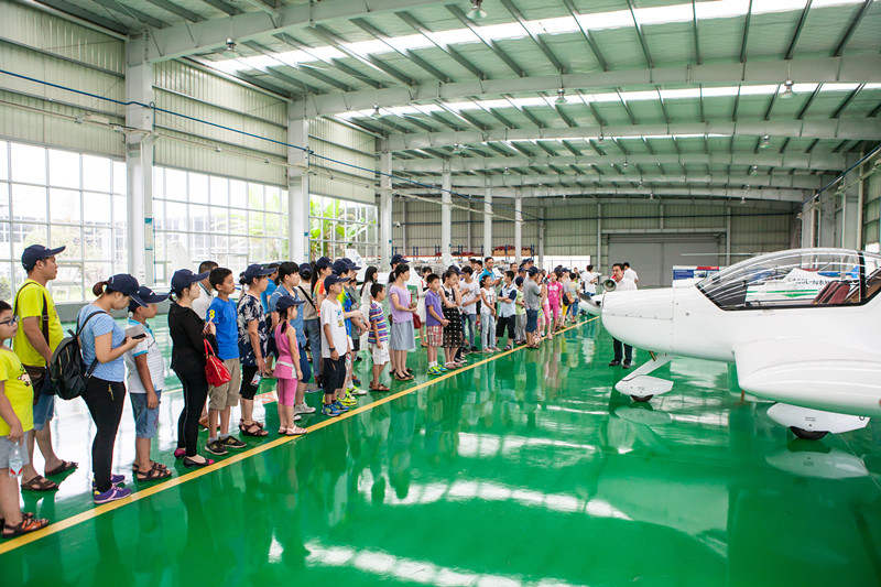 開挖機，坐游艇、飛機 山河智能開展員工家屬開放日活動