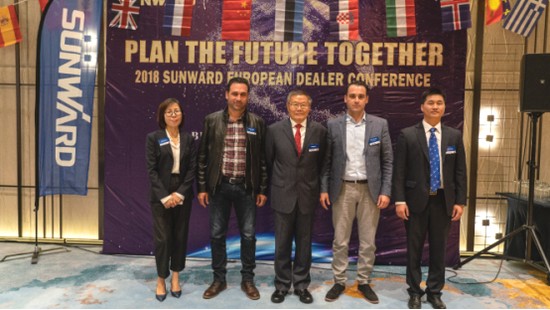 攜手共謀未來(lái)， 山河智能2018歐洲代理商大會(huì)隆重召開(kāi)