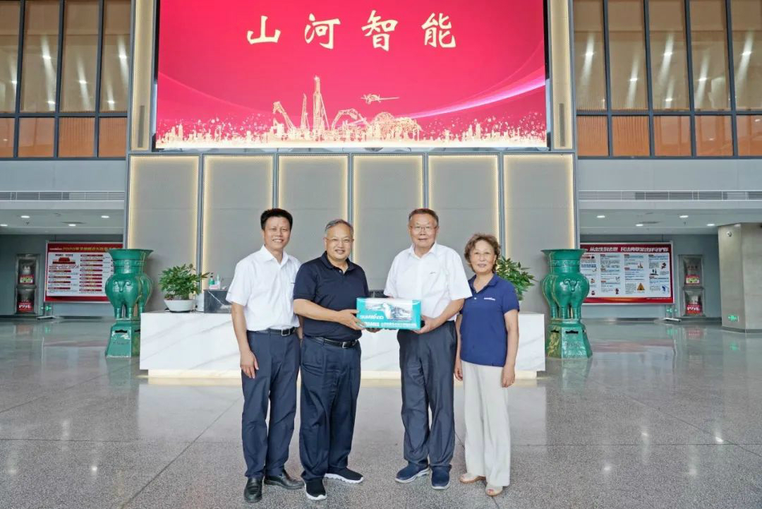 省人大常委會(huì)黨組副書記、副主任王柯敏調(diào)研山河智能