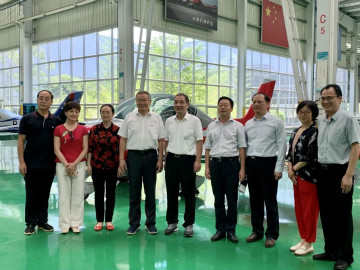 省委常委、統(tǒng)戰(zhàn)部部長黃蘭香考察調研山河科技