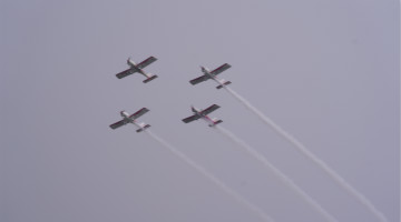 山河四機(jī)飛行編隊驚艷堯城（太原）國際通用航空飛行大會
