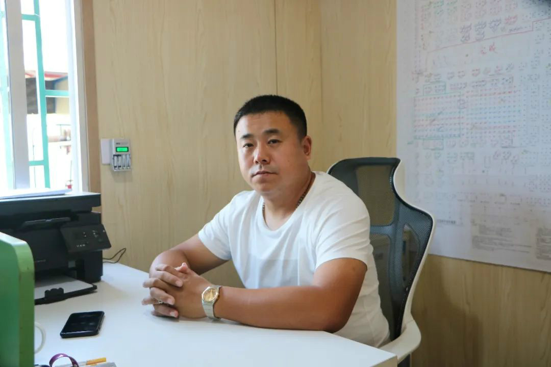 液壓靜力壓樁機從1臺到21臺，他只用了8年！
