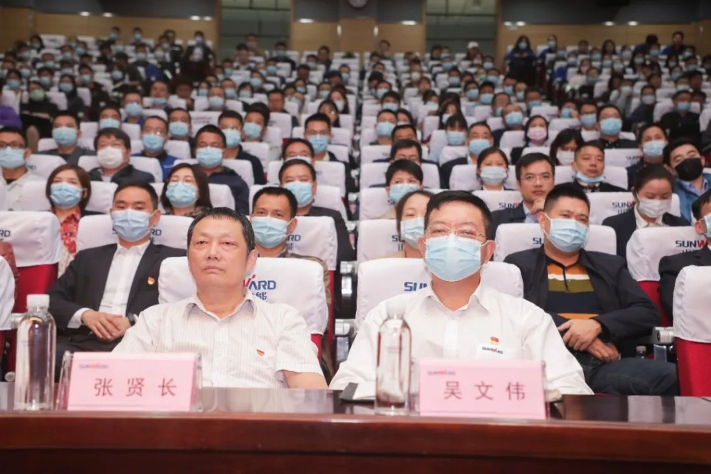 惟創(chuàng)新者勝——學(xué)習(xí)貫徹習(xí)近平總書記考察湖南重要講話精神省委宣講團(tuán)長(zhǎng)沙分團(tuán)宣講報(bào)告會(huì)在山河智能開(kāi)講
