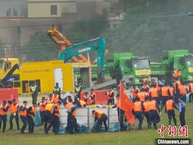 空地協(xié)同立體救援，山河智能無人化裝備亮相2021-北江流域防汛搶險(xiǎn)綜合演練