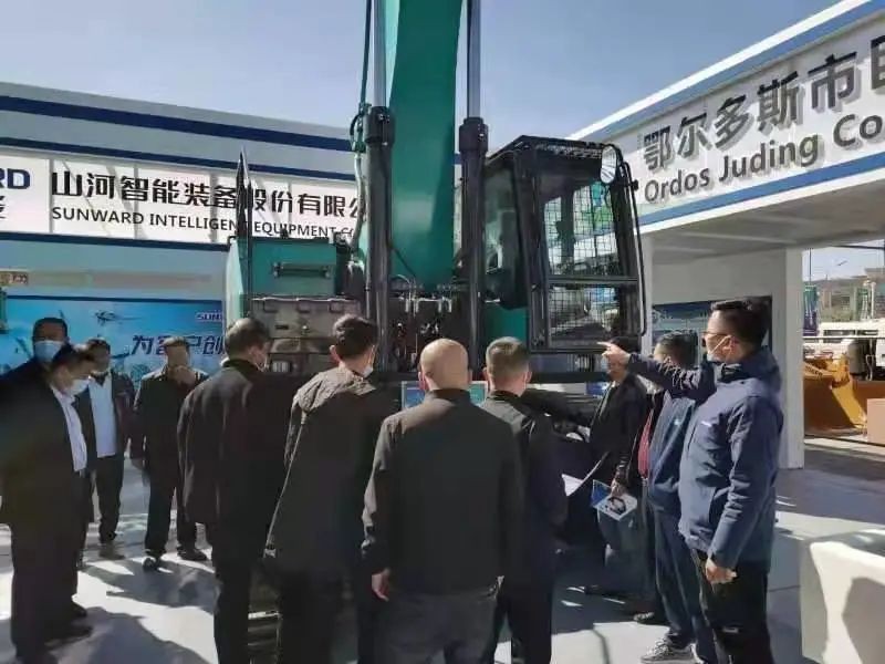 山河智能綠巨人閃亮登場(chǎng)鄂爾多斯國(guó)際煤博會(huì)