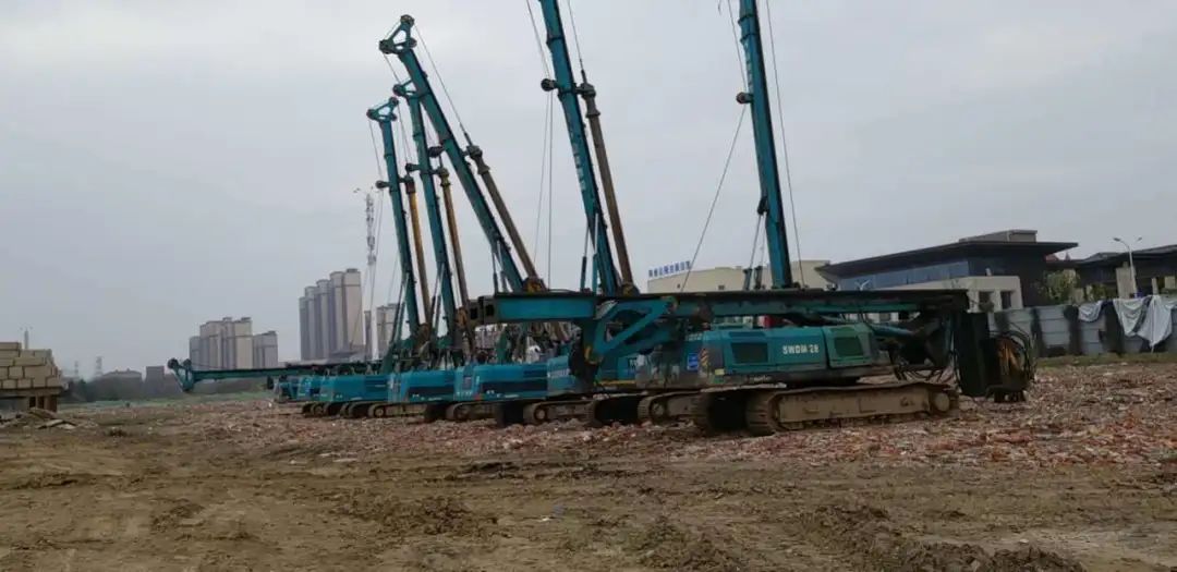 颯！他以11臺旋挖鉆占領(lǐng)荊州房建市場