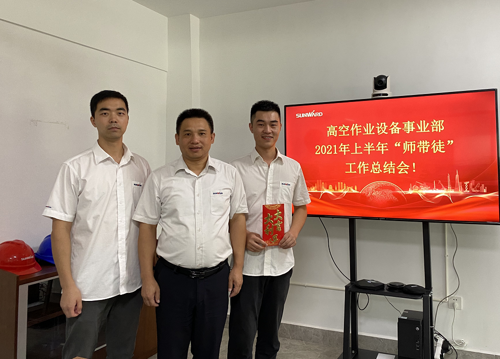 圖集 |超12萬元“帶崗津貼”發(fā)放！為這些導(dǎo)師點贊