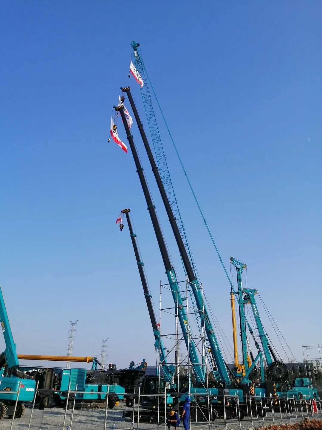 “重”磅出擊！山河智能起重機械組團“登場”