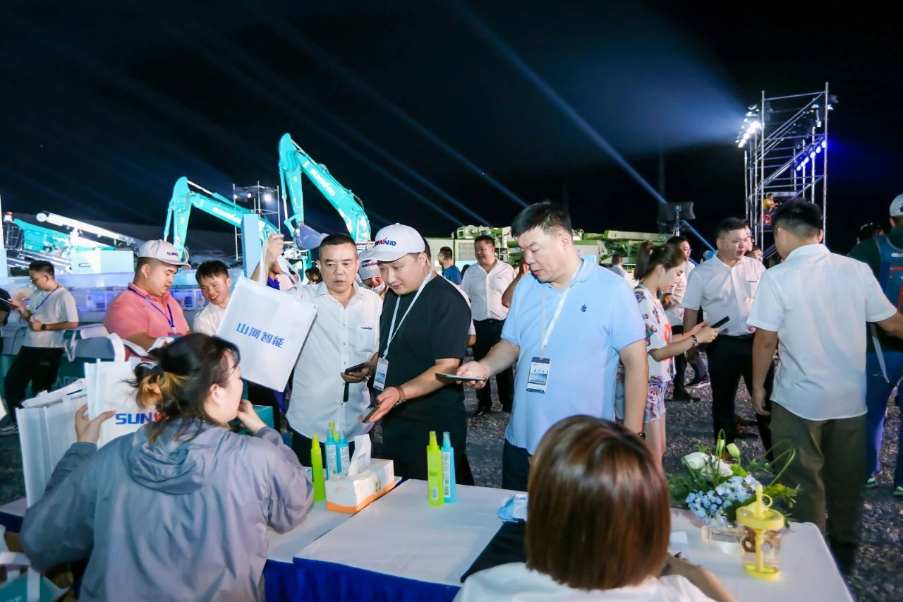 逛展超熱鬧！山河智能成果展示會高能名場面來襲