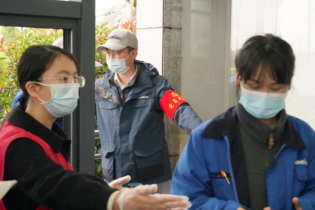 采樣完成率近100%！山河智能第一時間開展全員核酸檢測，保障安全生產(chǎn)