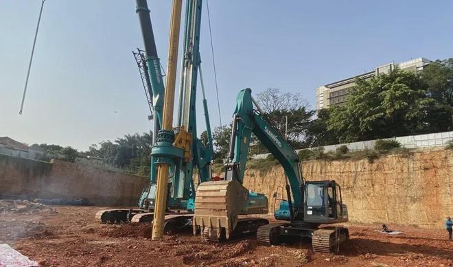 助力烏干達(dá)第一住宅高樓建設(shè)！山河智能再次出征非洲市場(chǎng)