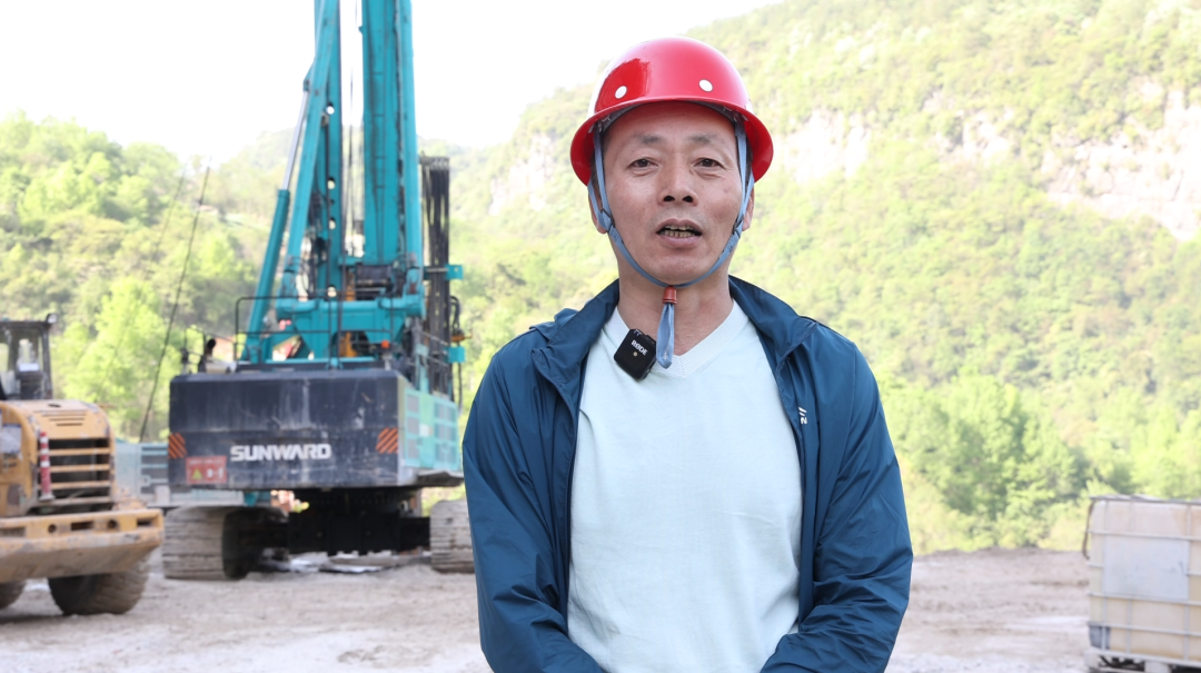 展現(xiàn)施工“奇效”！山河智能旋挖鉆機強勢助力爐慈高速公路建設(shè)