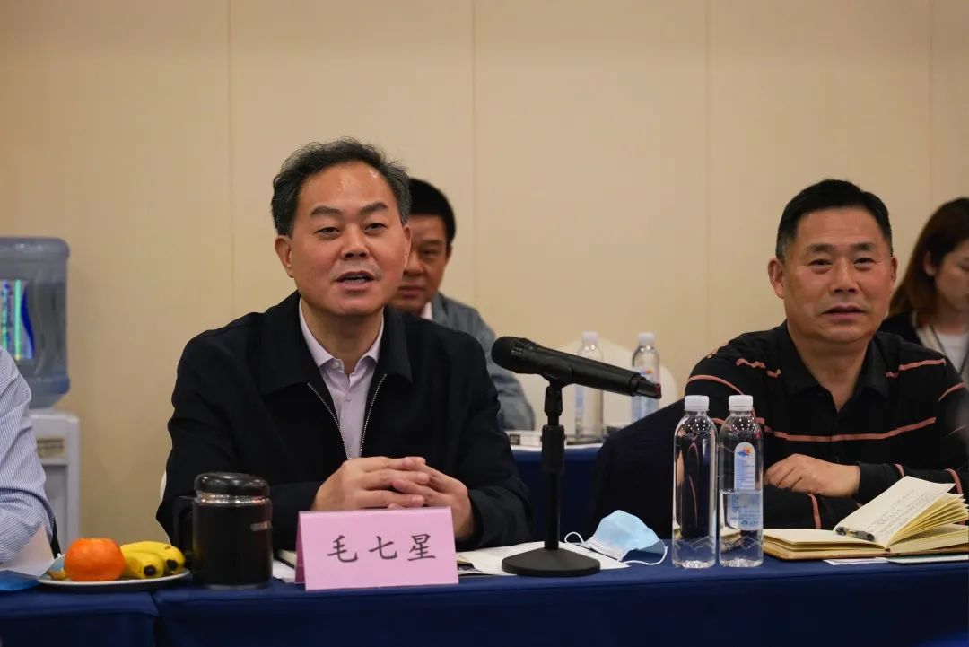 抱團(tuán)出海，攜手共贏！何清華帶隊(duì)赴湖南異地商會(huì)聯(lián)合會(huì)拜訪交流
