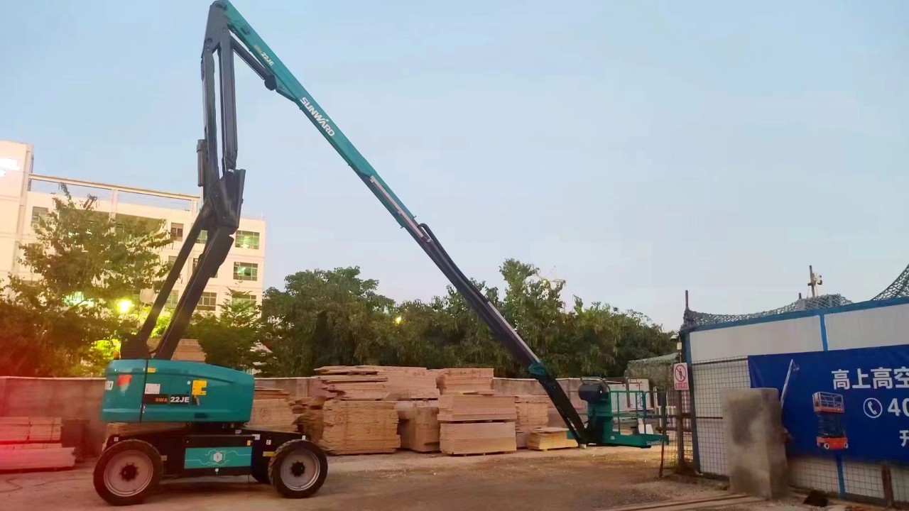 正式“上崗”！山河智能首臺電動曲臂式高空作業(yè)平臺入駐華南市場