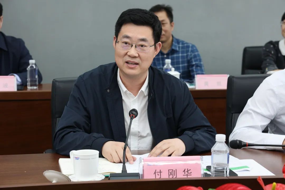 深化產(chǎn)學(xué)研合作！中南大學(xué)校長、中國工程院院士田紅旗率團拜訪山河智能