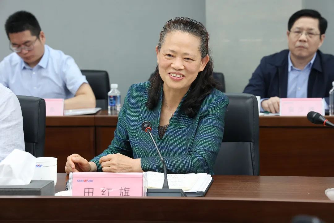 深化產(chǎn)學(xué)研合作！中南大學(xué)校長、中國工程院院士田紅旗率團拜訪山河智能