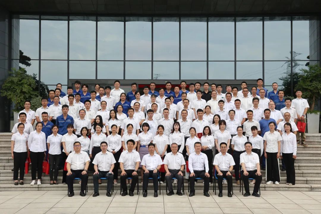 為建功建企建家一體化貢獻更大力量！山河智能第五屆五次“雙代會”成功召開