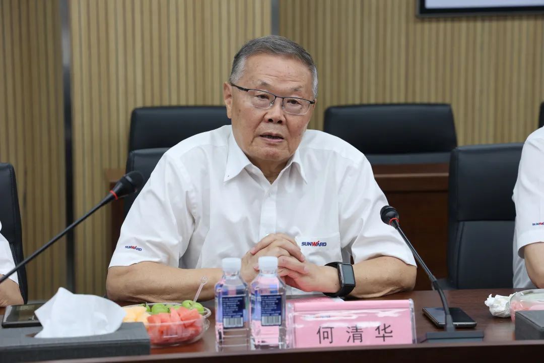 紫金礦業(yè)集團(tuán)黨委書記、董事長陳景河蒞臨山河智能考察交流