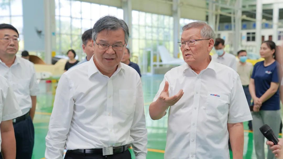 湖南省委常委、常務(wù)副省長李殿勛一行考察調(diào)研山河科技