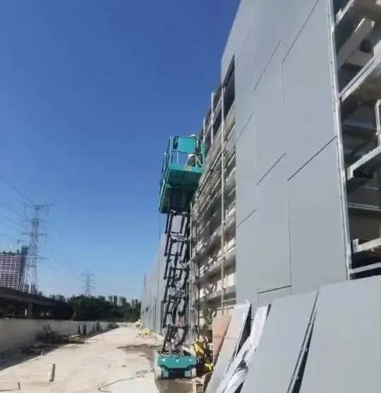 眾志成城抗疫情！山河智能高空機(jī)械助力惠州方艙醫(yī)院建設(shè)