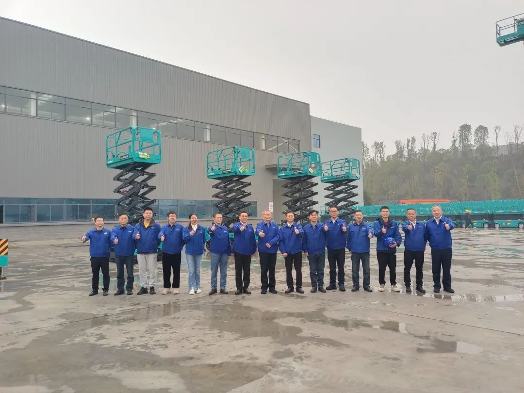 出廠即“出道”！山河智能首款履帶剪叉式高空作業(yè)平臺(tái)批量上市