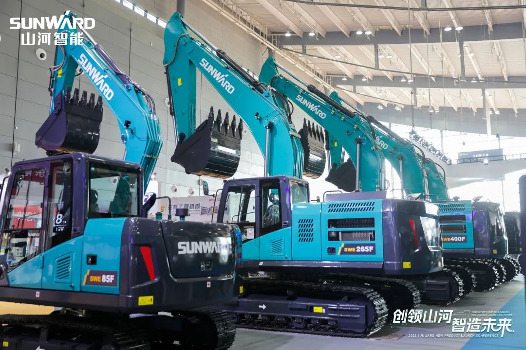 精品出擊、互動(dòng)不斷！山河智能F系列挖掘機(jī)閃耀長(zhǎng)沙展