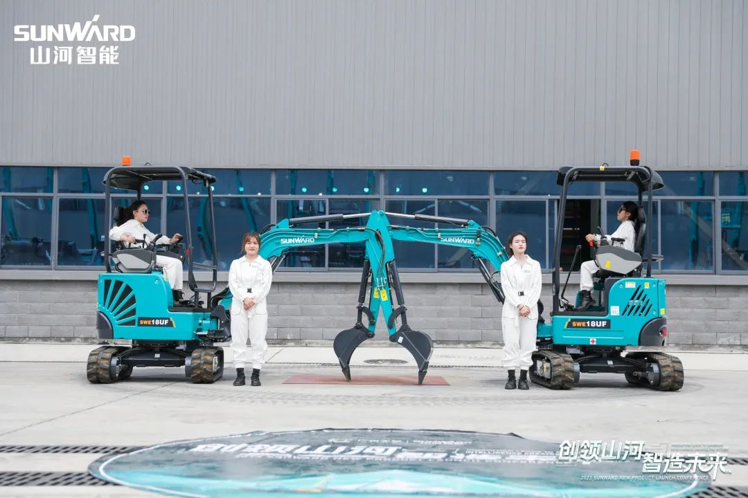 精品出擊、互動(dòng)不斷！山河智能F系列挖掘機(jī)閃耀長(zhǎng)沙展