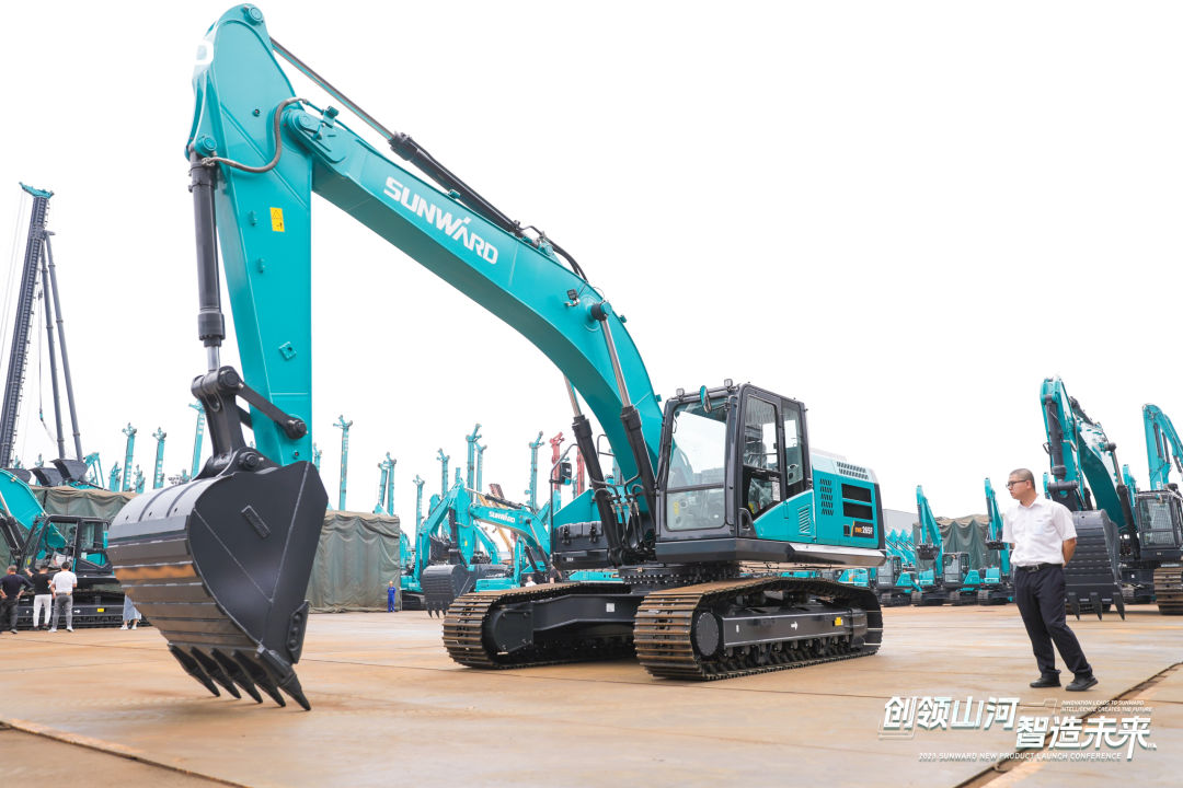 精品出擊、互動(dòng)不斷！山河智能F系列挖掘機(jī)閃耀長(zhǎng)沙展