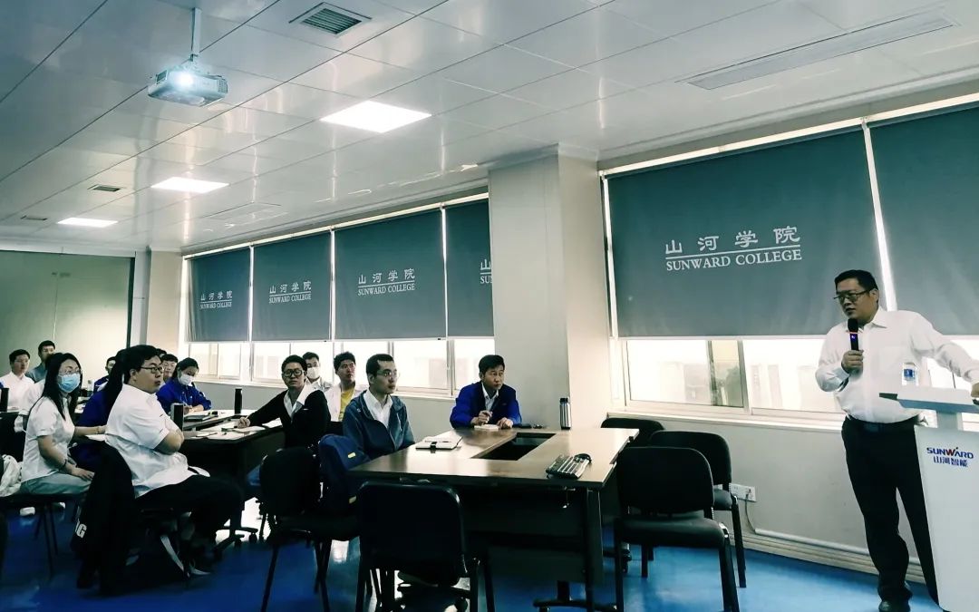勞動光榮，創(chuàng)造偉大！記錄那些平凡且偉大的勞動瞬間