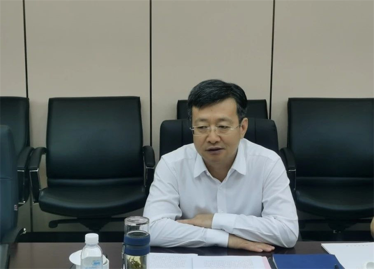 深化合作、共創(chuàng)輝煌！何清華帶隊拜訪中土集團