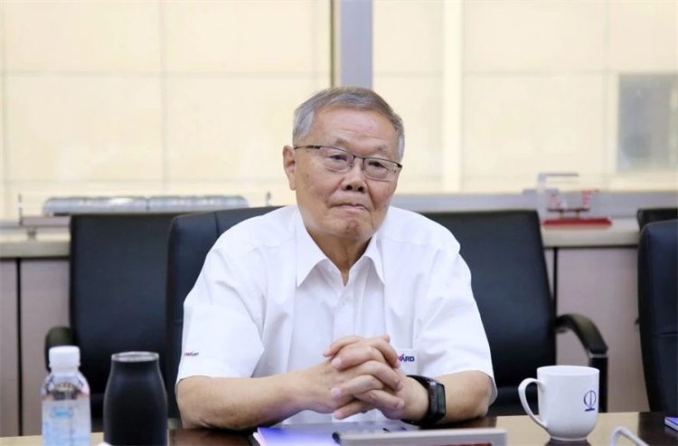 深化合作、共創(chuàng)輝煌！何清華帶隊拜訪中土集團