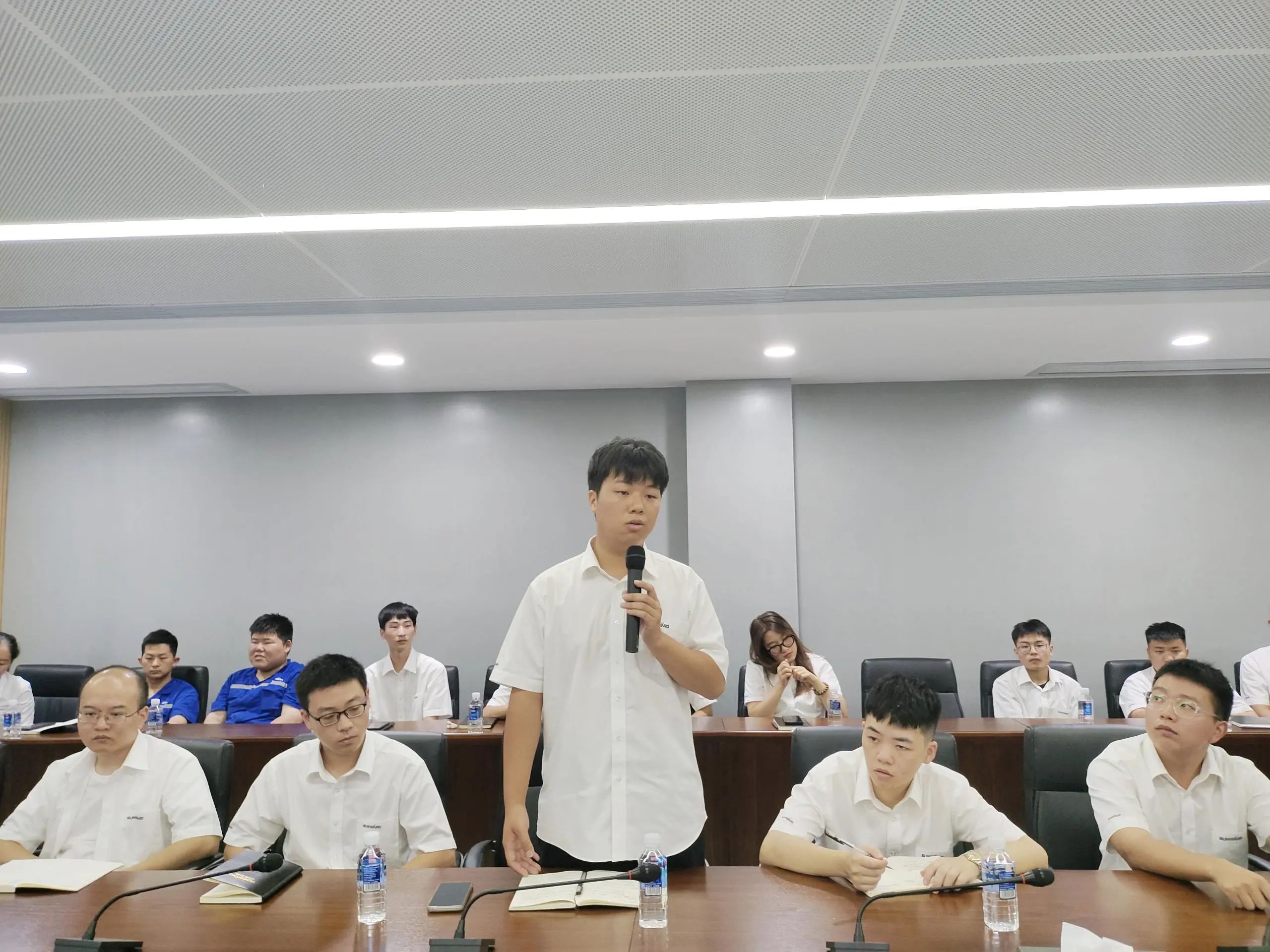 暢談心聲，共話未來！這場(chǎng)應(yīng)屆畢業(yè)生員工座談會(huì)，很暖，很貼心！