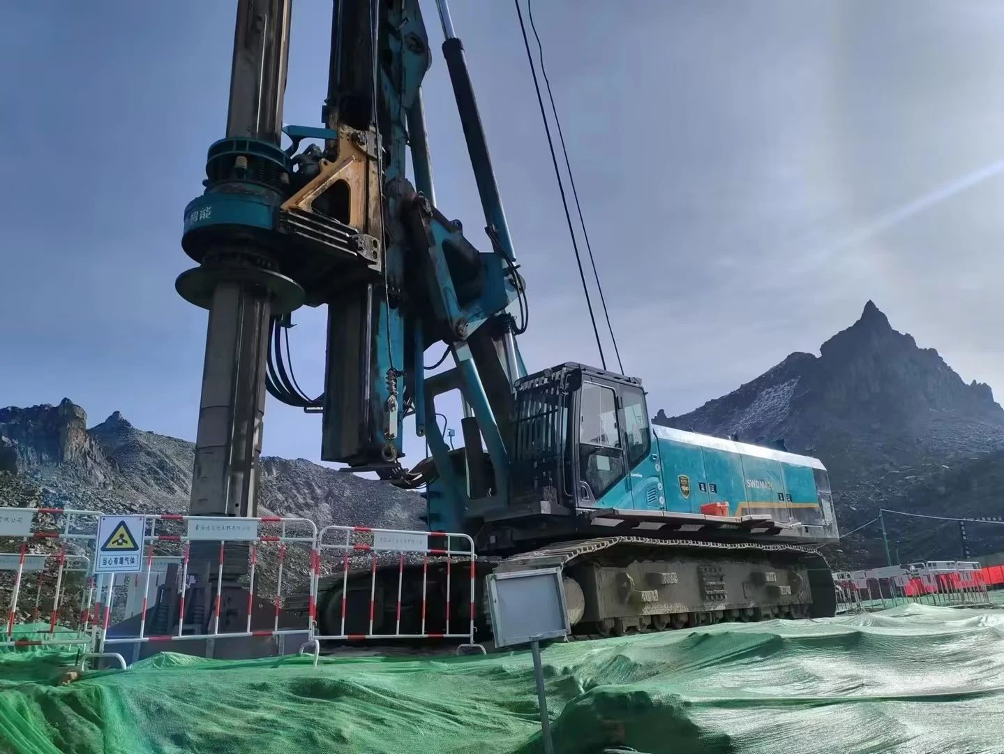 助力世界最高海拔特高壓直流輸電工程，山河智能旋挖鉆機(jī)展現(xiàn)硬核實(shí)力