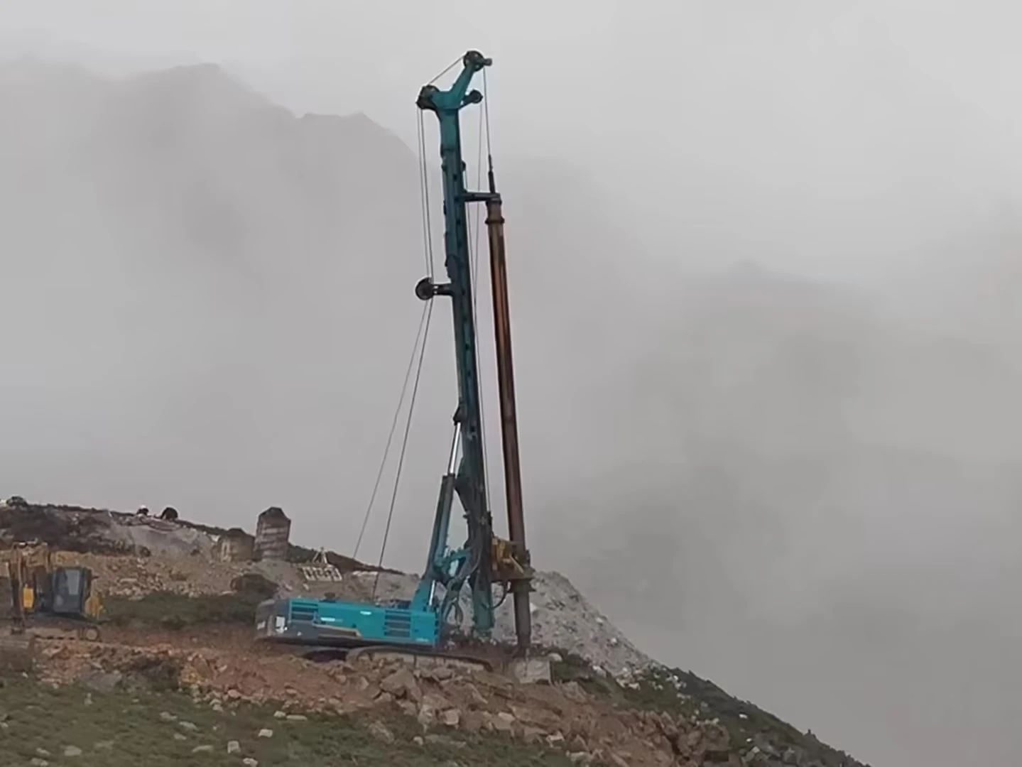 助力世界最高海拔特高壓直流輸電工程，山河智能旋挖鉆機(jī)展現(xiàn)硬核實(shí)力