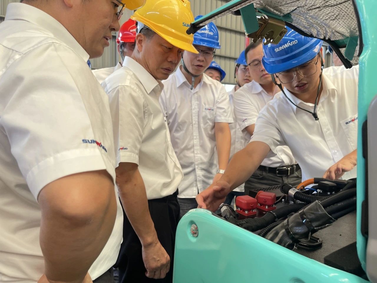 小身材，大能量！山河智能最小純電動液壓挖掘機成功下線