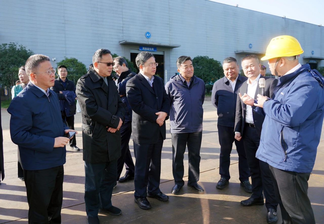 聚焦裝備再制造！上海市政協(xié)副主席、黨組副書記肖貴玉帶隊(duì)調(diào)研山河智能