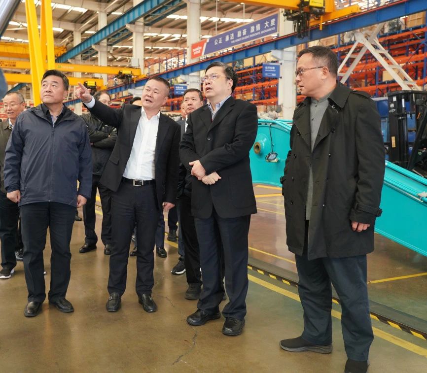 聚焦裝備再制造！上海市政協(xié)副主席、黨組副書記肖貴玉帶隊(duì)調(diào)研山河智能