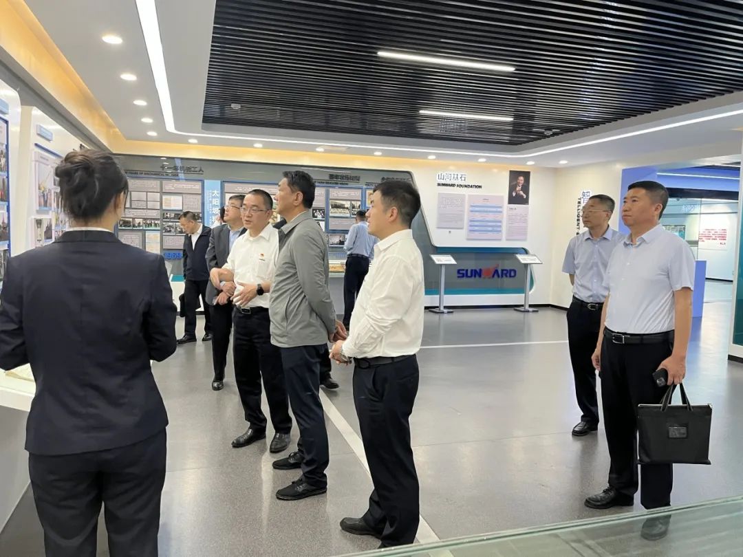 中煤平朔黨委書記、董事長陳建一行調(diào)研山河智能