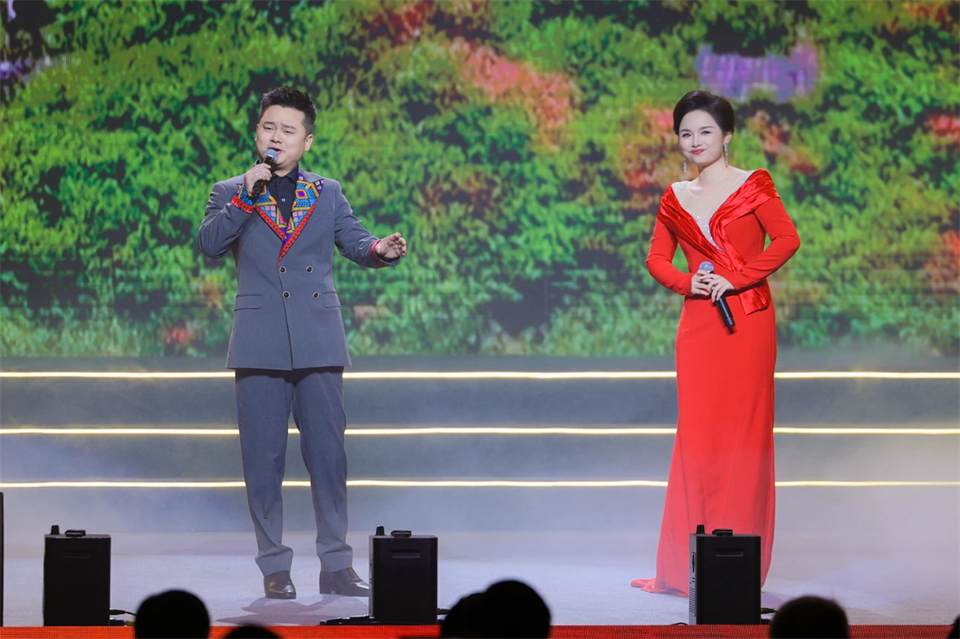 創(chuàng)新引領(lǐng)價值 理想成就未來——慶祝山河智能成立25周年表彰大會暨文藝晚會隆重舉行