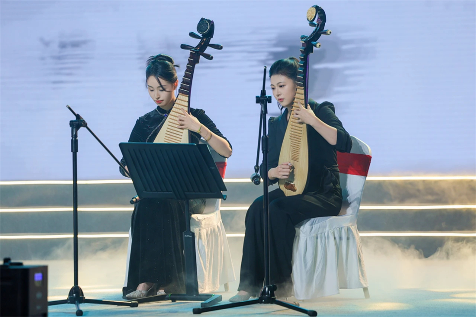 創(chuàng)新引領(lǐng)價值 理想成就未來——慶祝山河智能成立25周年表彰大會暨文藝晚會隆重舉行