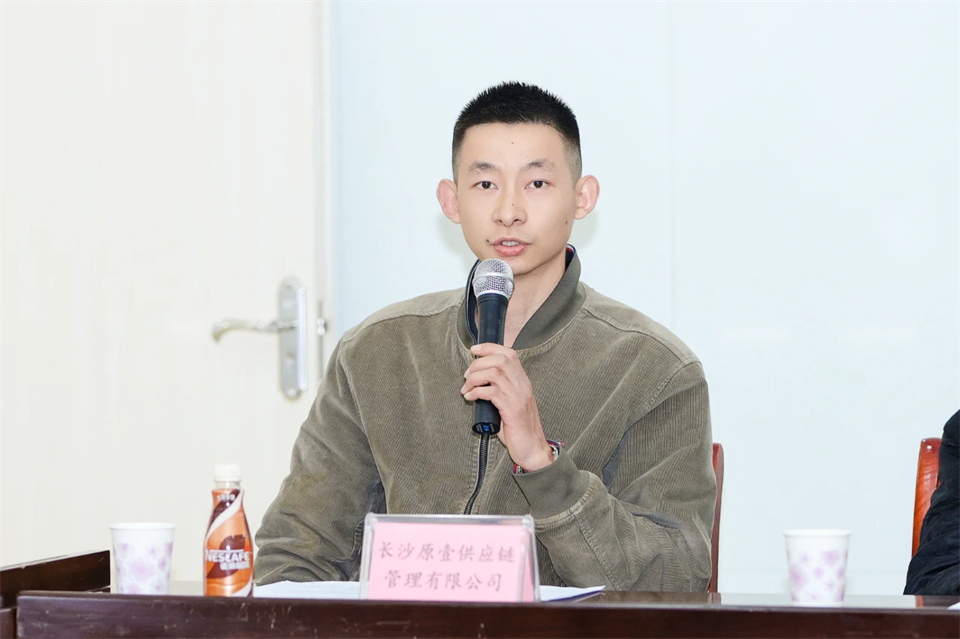 長龍街道、山河智能召開首屆年貨盛惠暨送春聯(lián)文化惠民活動工作會議