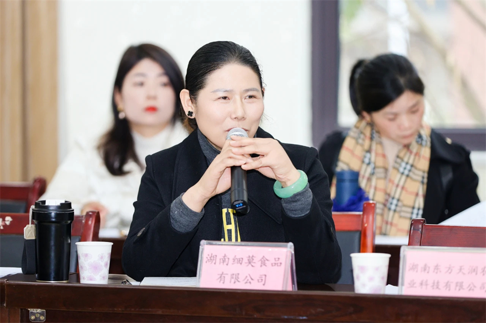長龍街道、山河智能召開首屆年貨盛惠暨送春聯(lián)文化惠民活動工作會議