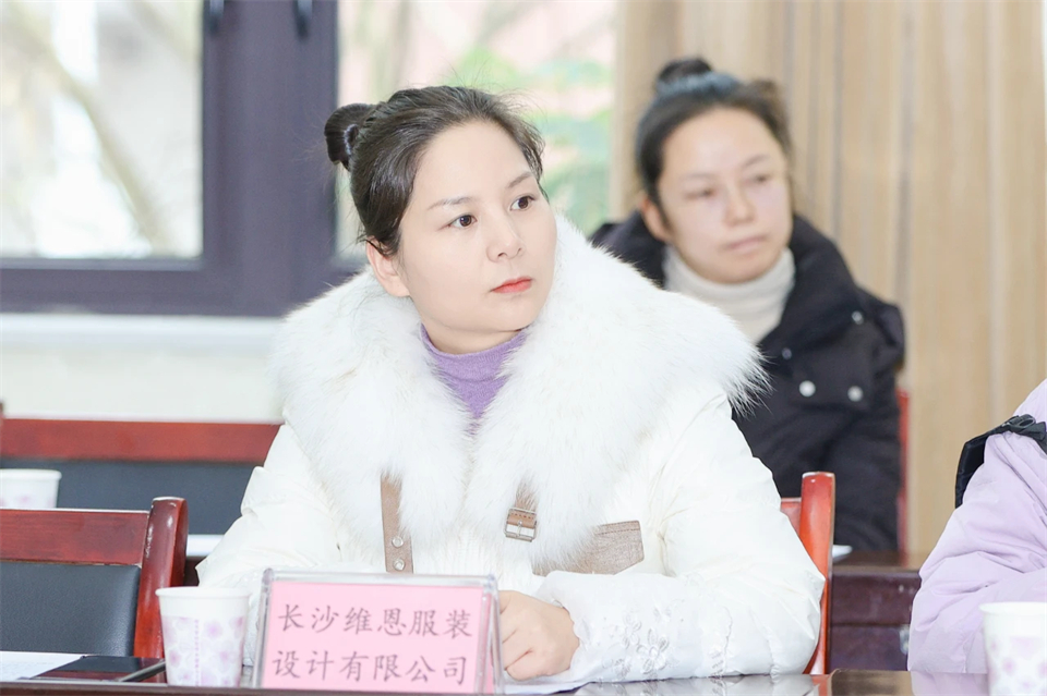 長龍街道、山河智能召開首屆年貨盛惠暨送春聯(lián)文化惠民活動工作會議