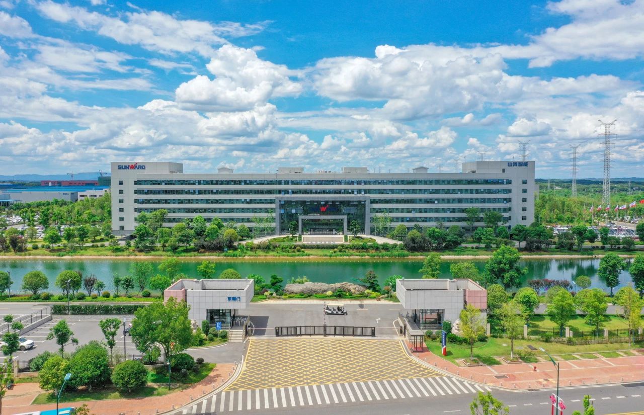 植樹節(jié)特輯 | 共建綠色生態(tài)，山河智能為地球充“植”