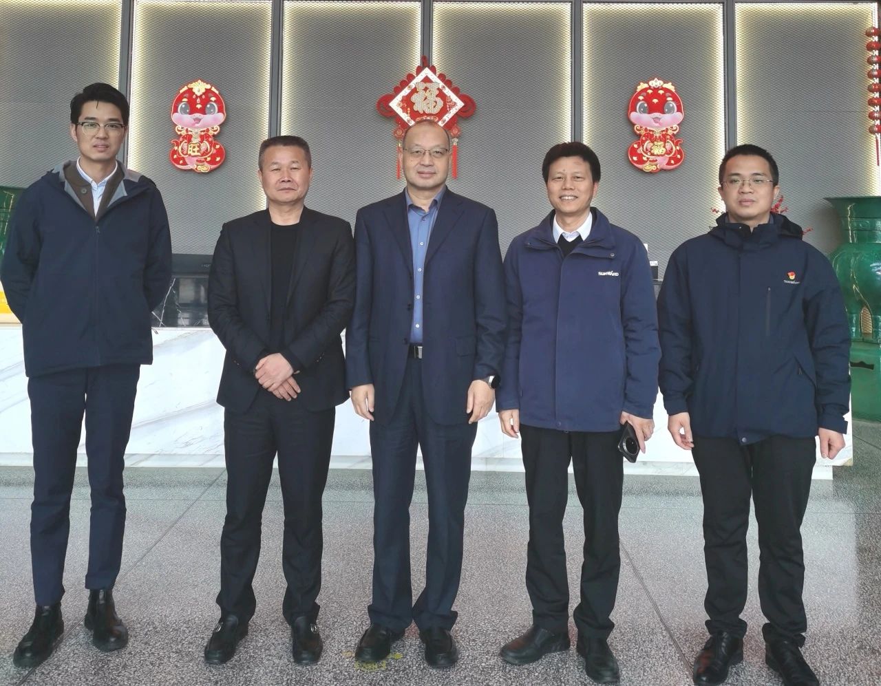 中國(guó)工程機(jī)械工業(yè)協(xié)會(huì)秘書(shū)長(zhǎng)吳培國(guó)到訪(fǎng)山河智能