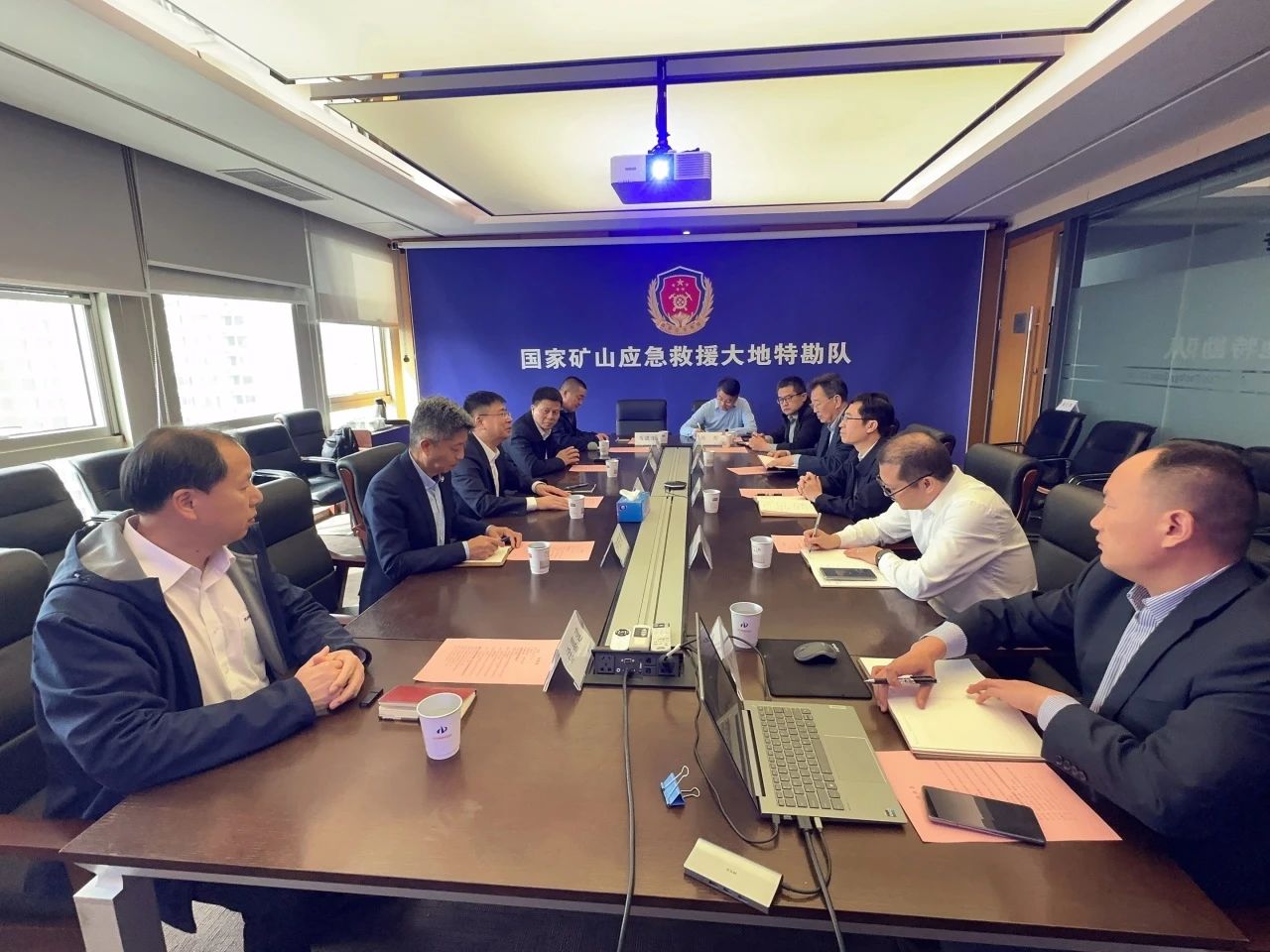 山河智能董事長(zhǎng)付向東帶隊(duì)拜訪中煤地質(zhì)總局、大地特勘公司