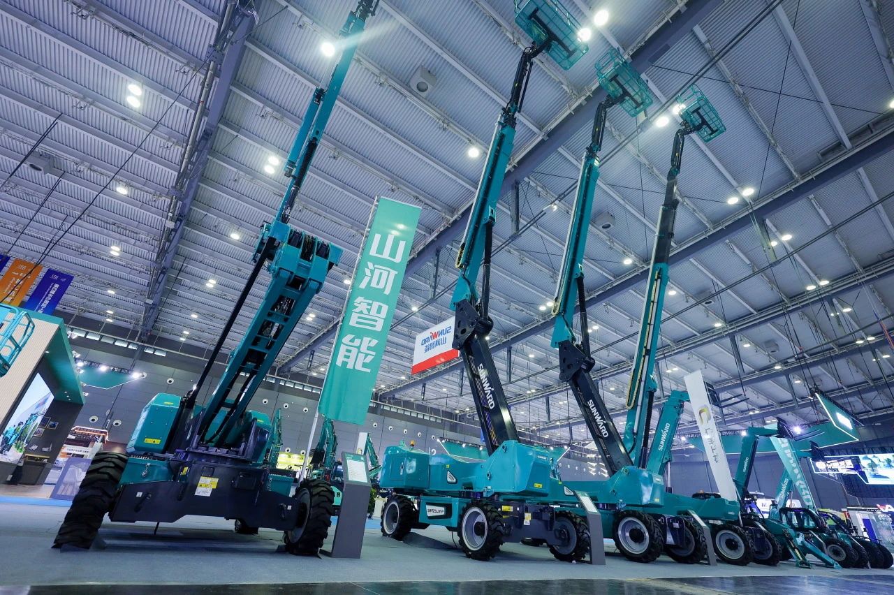 2025 CICEE | 山河智能SWT34JE-P電動直臂式高空作業(yè)平臺重磅發(fā)布！