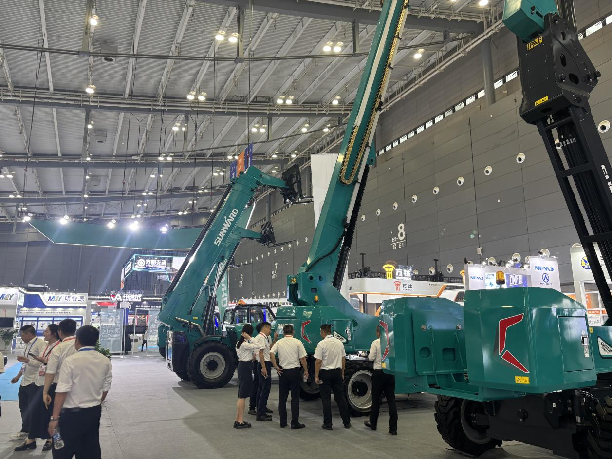 2025 CICEE | 山河智能SWT34JE-P電動直臂式高空作業(yè)平臺重磅發(fā)布！