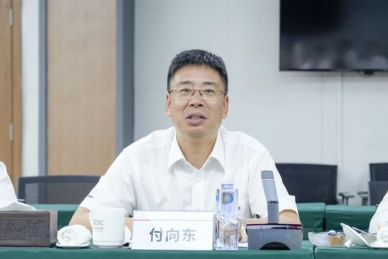 山河智能與易普力公司深化戰(zhàn)略合作，共筑混裝設(shè)備技術(shù)轉(zhuǎn)化新標(biāo)桿